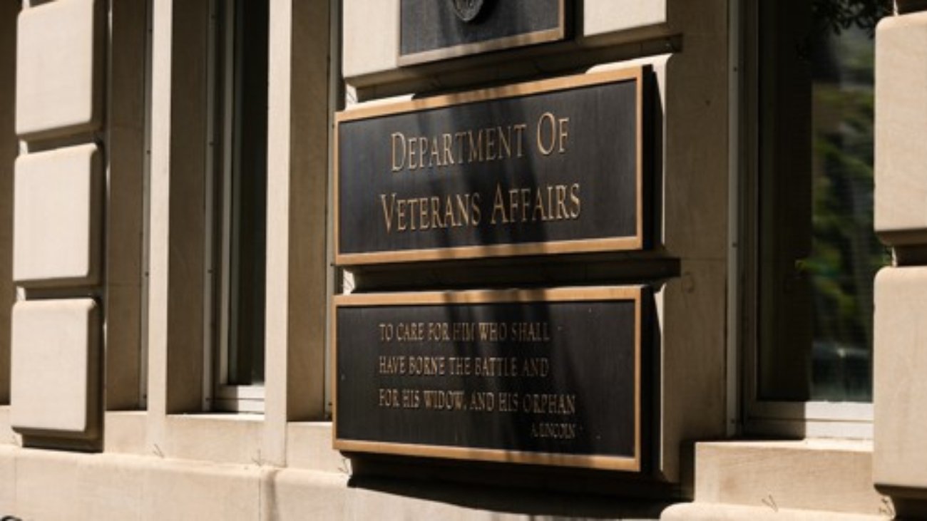 veterans-crisis-line-looks-to-balance-anonymity-with-location-tools