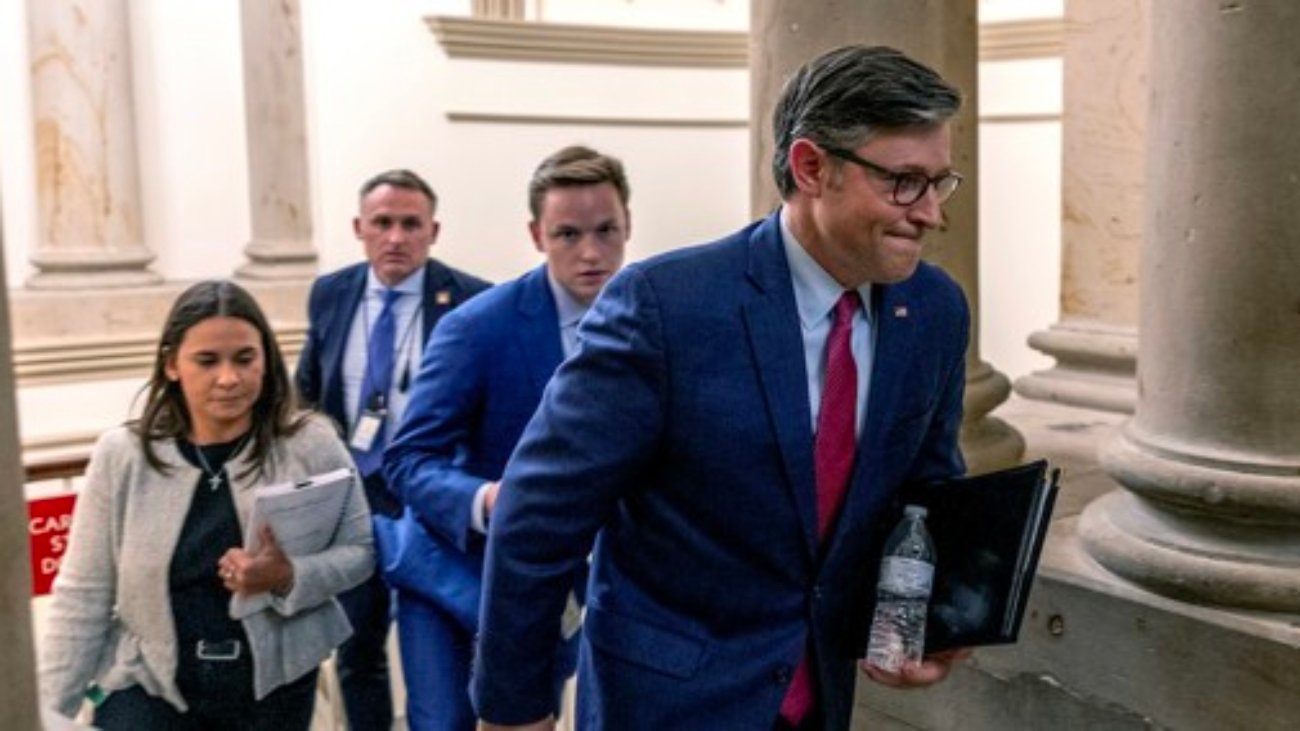 shutdown-deadline-nearing-as-house-stumbles-on-stopgap-spending-bill