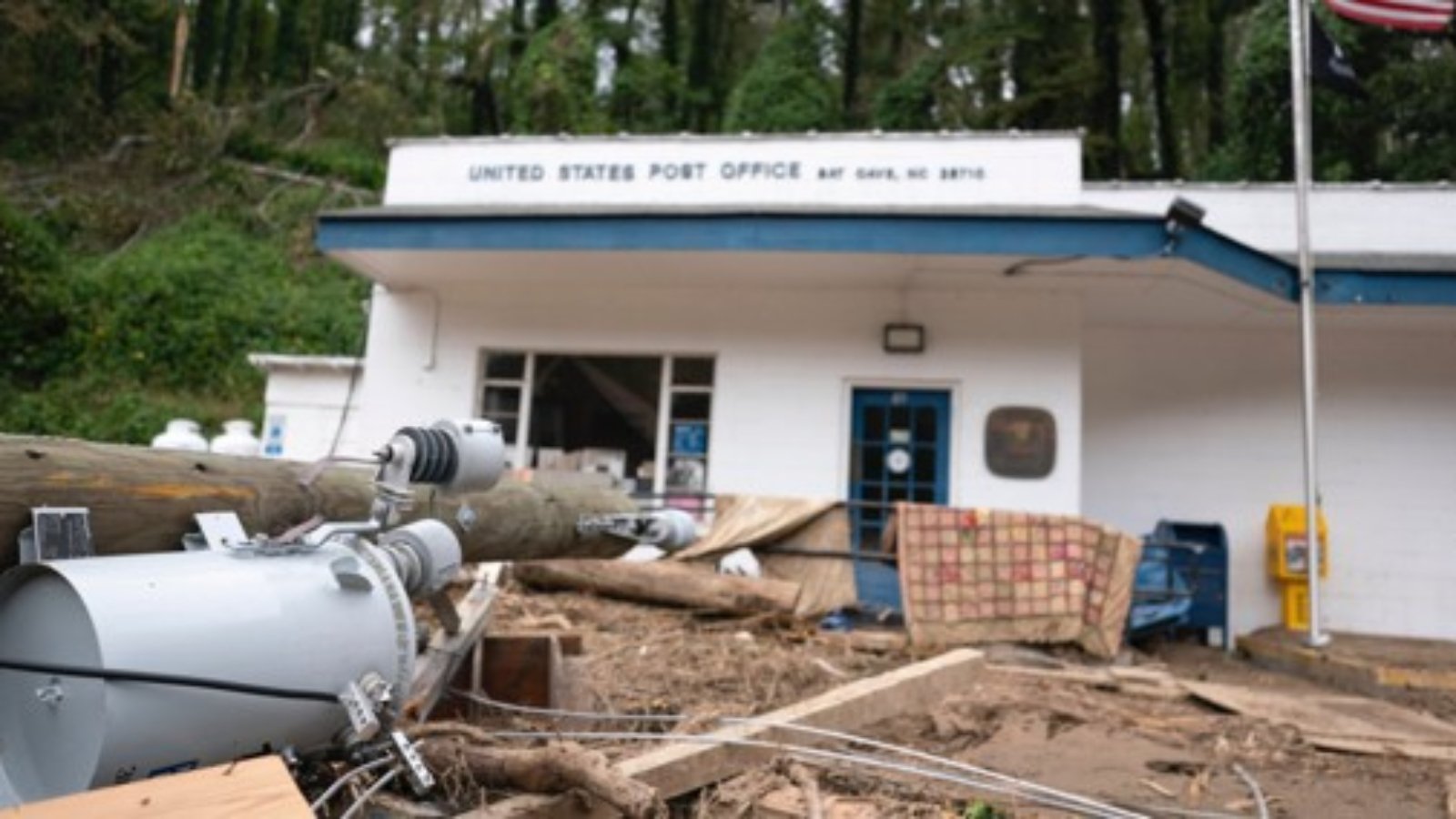 usps-employees-in-hurricane-ravaged-areas-deal-with-loss—and-still-make-their-deliveries