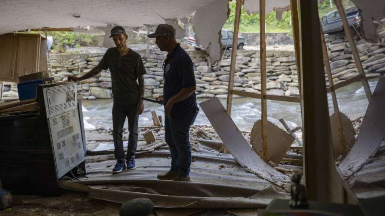 fema-workers-change-some-hurricane-recovery-efforts-in-north-carolina-after-receiving-threats